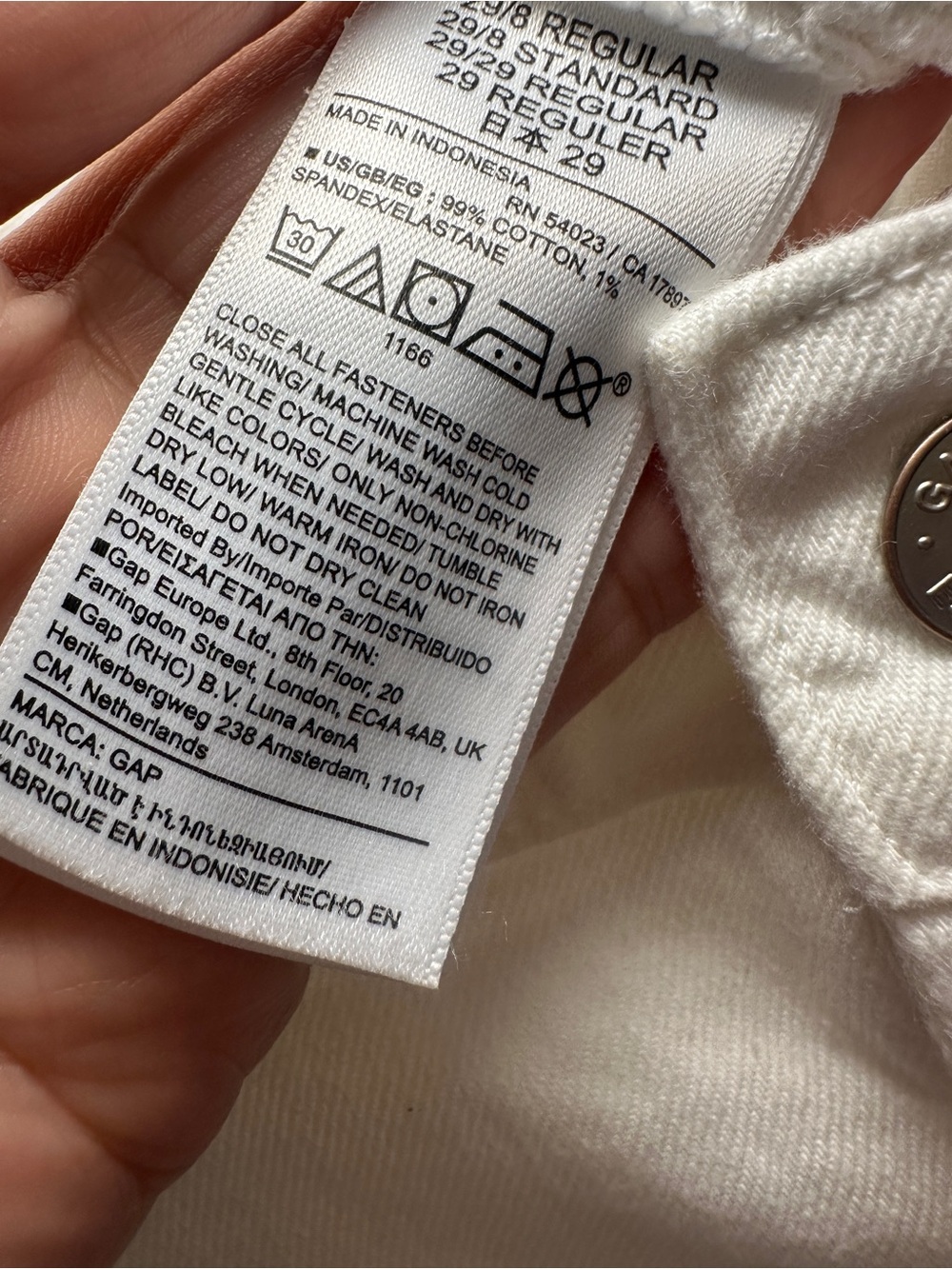 GAP Girlfriend Mid Rise White Jeans Size 29 Regular Cropped Slim Denim - Picture 7 of 7